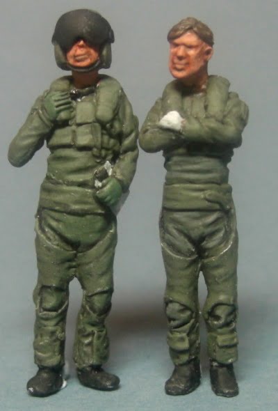 Raf Fast Jet Crew 1980 - 90'S (2 Crew).Needs Assembly & Painting.