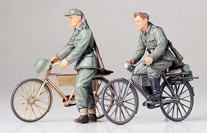 German Soldiers With Bicycles 1/35 Kit