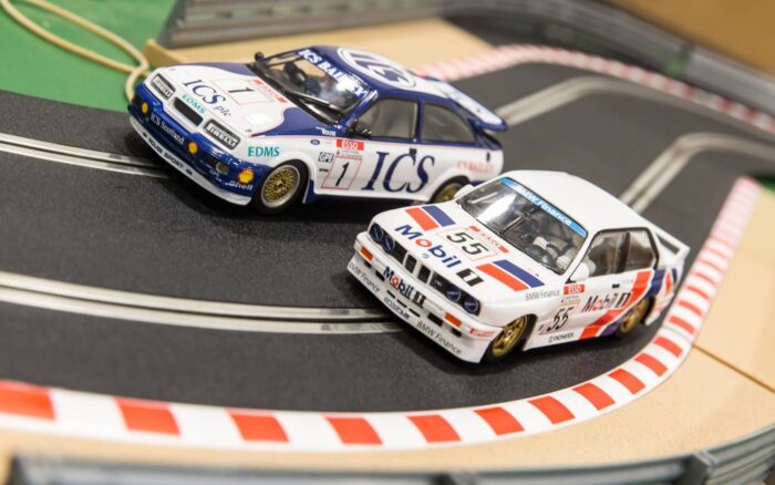 Touring Car Legends Twinpack - Ford Sierra RS500 and BMW E30 1/32 Scale