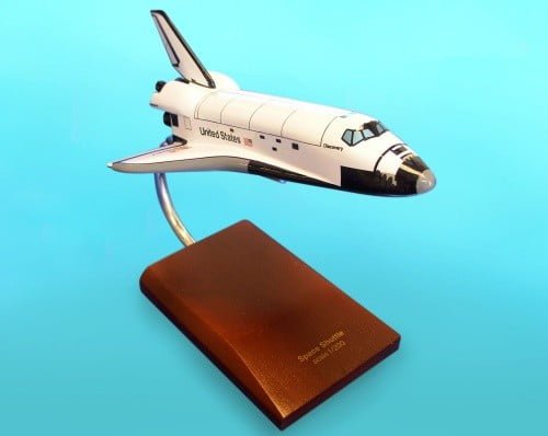 Space Shuttle Discovery Desktop Display 1/200