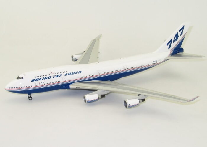 B747-400 Boeing House Colours N747ER with stand 1/200 Scale