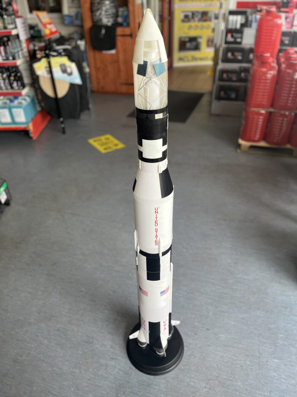 Dragon 1/72 Saturn V w/Sky Lab Model Rocket (SHOP SOILED)