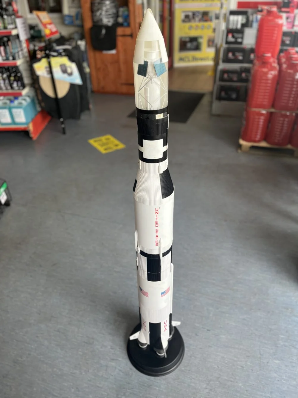 Dragon 1/72 Saturn V w/Sky Lab Model Rocket (SHOP SOILED)