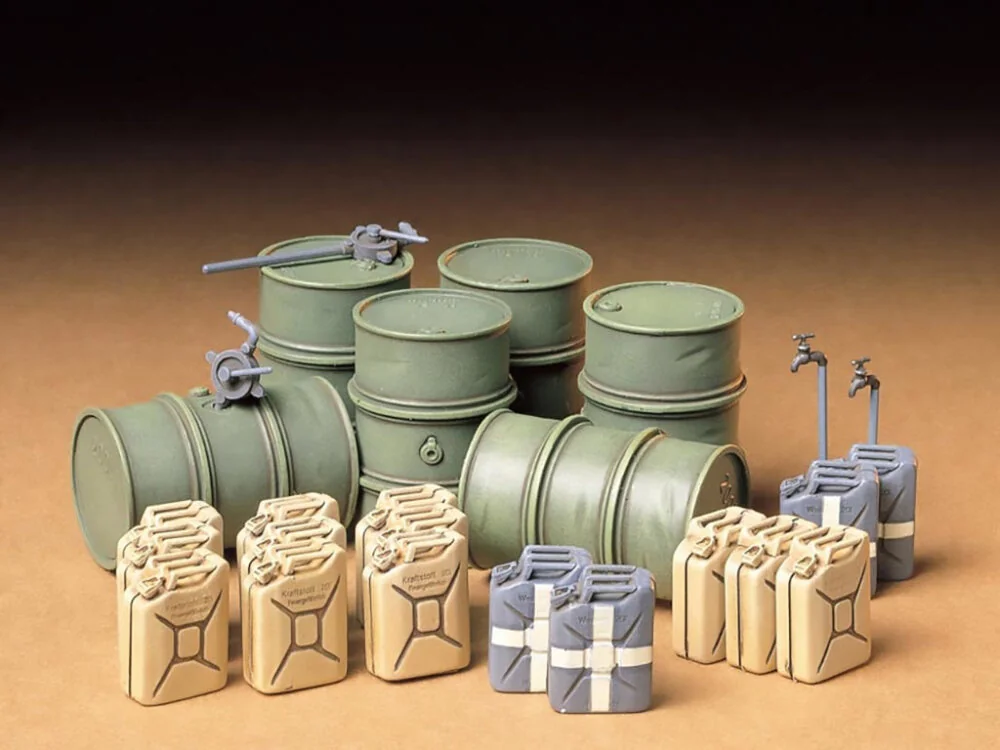 Tamiya 1/35 German Fuel Drums & Jerry Cans Set