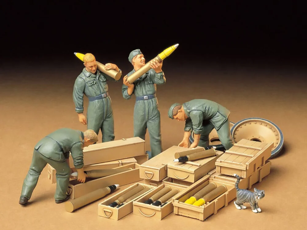 Tamiya 1/35 German Tank Ammo-Loading Crew Kit