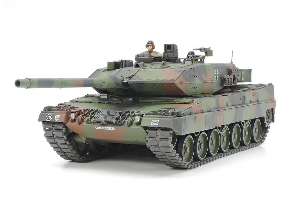Tamiya 1/35 Leopard 2 A6 Main Battle Tank
