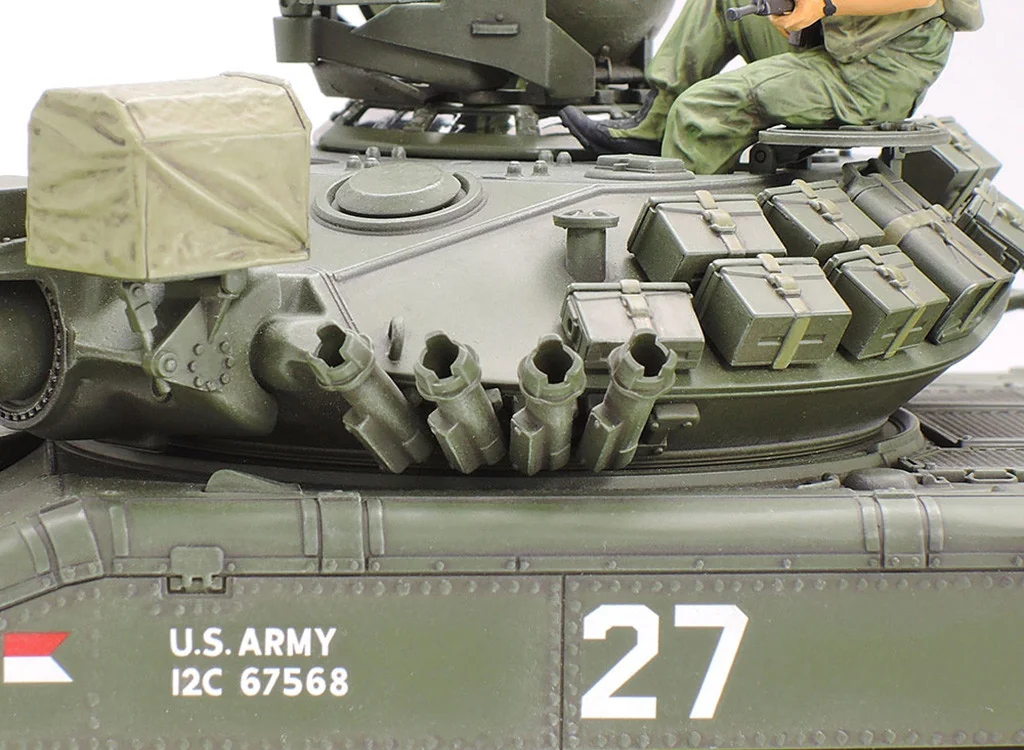 Tamiya 1/35 U.S. Airborne M551 Sheridan Tank (Vietnam War) - Image 6
