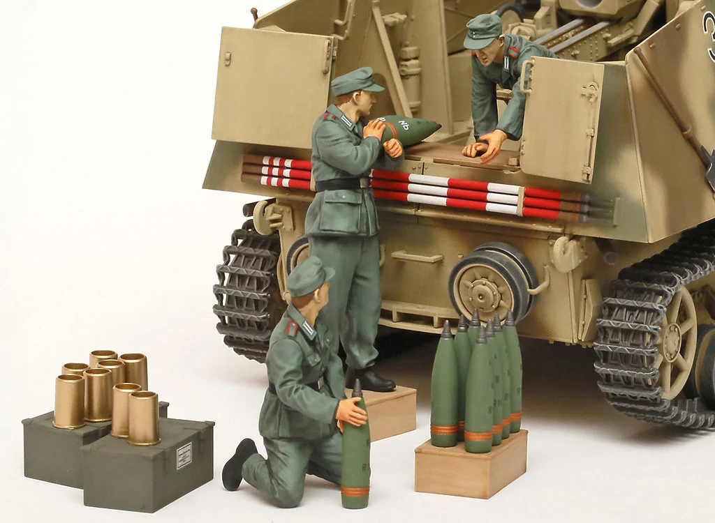 Tamiya 1/35 German Heavy Self-Propelled Howitzer Hummel (Late Production) - Image 3