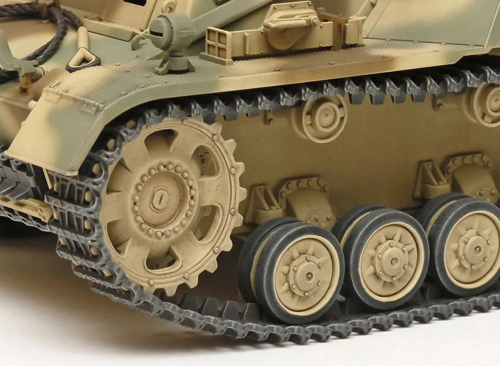 Tamiya 1/35 German Heavy Self-Propelled Howitzer Hummel (Late Production) - Image 7