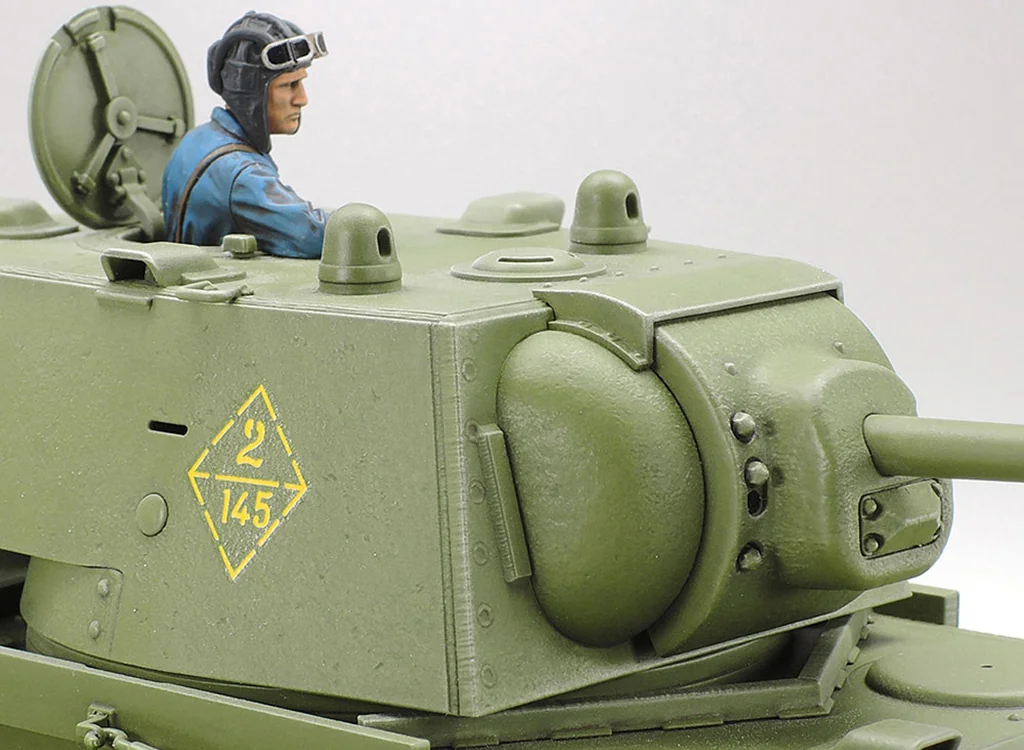 Tamiya 1/35 Russian Heavy Tank KV-1 1941 Early Production - Image 3
