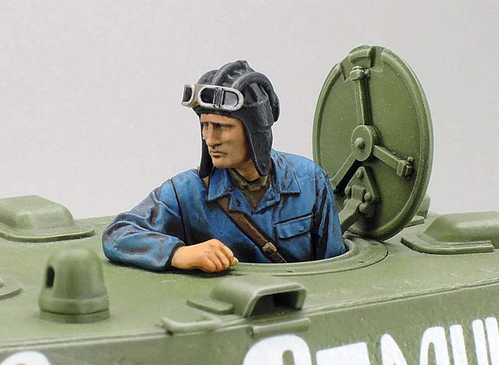Tamiya 1/35 Russian Heavy Tank KV-1 1941 Early Production - Image 4