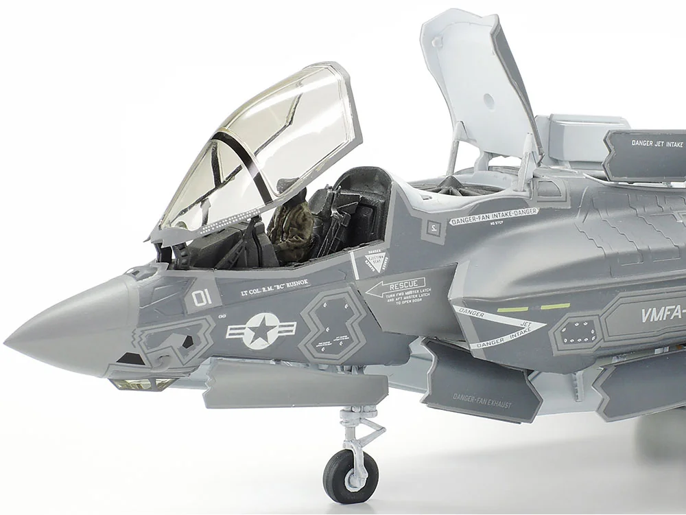 Tamiya 1/72 Lockheed Martin F-35B Lightning II - Image 4