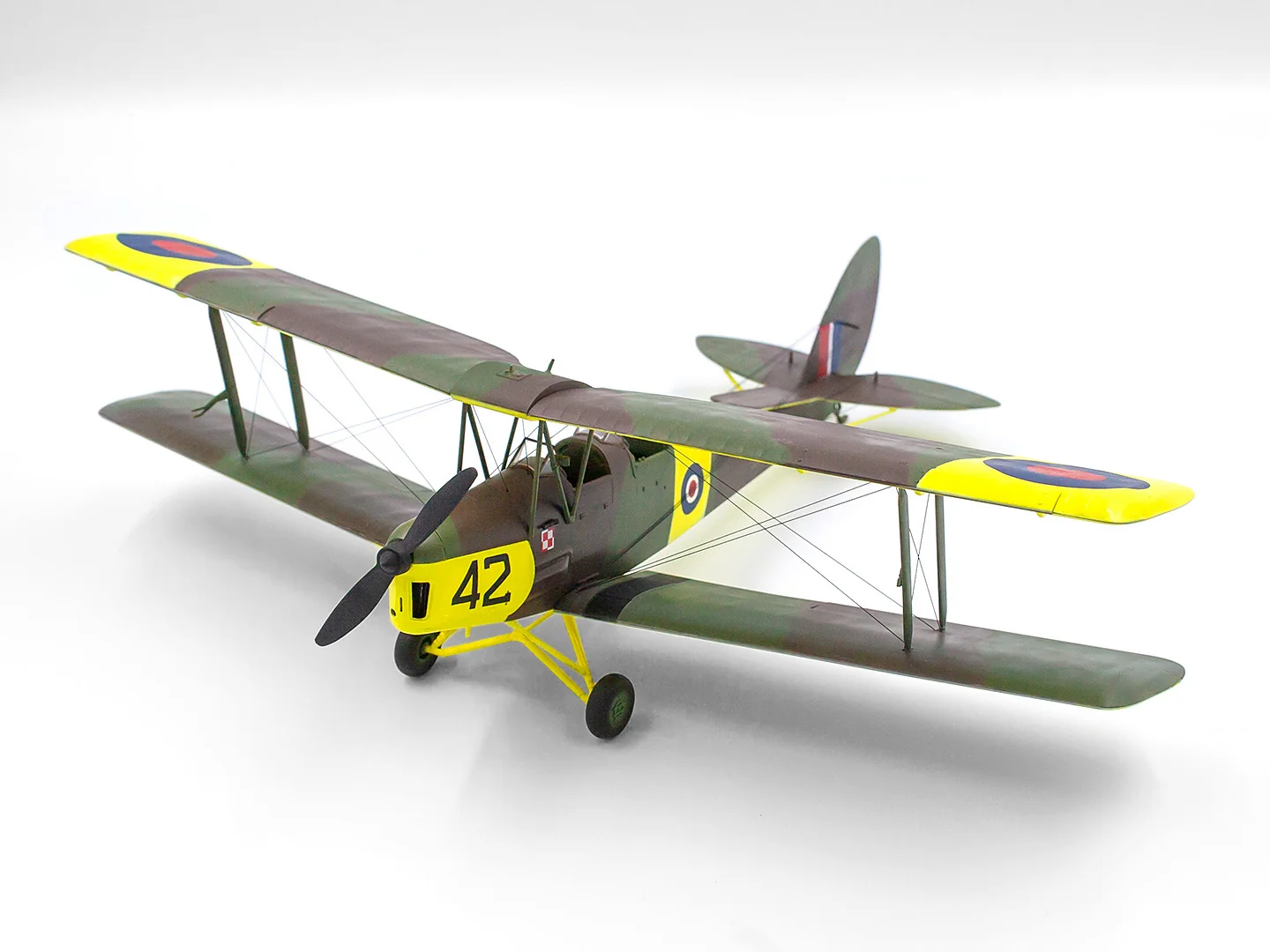 ICM 1/32 DH. 82A Tiger Moth Aircraft with WWII RAF Cadets (4 Figures) - Image 3