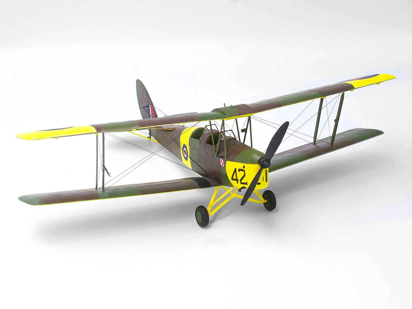 ICM 1/32 DH. 82A Tiger Moth Aircraft with WWII RAF Cadets (4 Figures) - Image 4